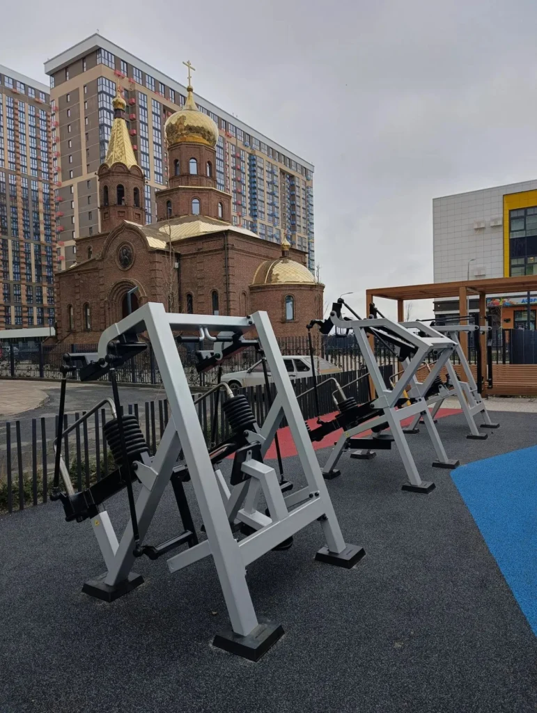Реализованный объект Street Barbell — Спортивная площадка ЖК «Родные просторы»